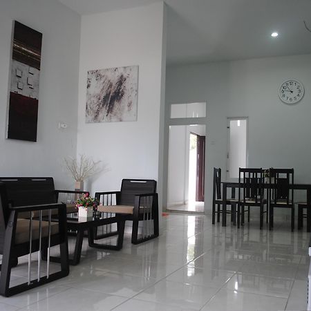 Golden Hawaii Villa Singkawang Ngoại thất bức ảnh