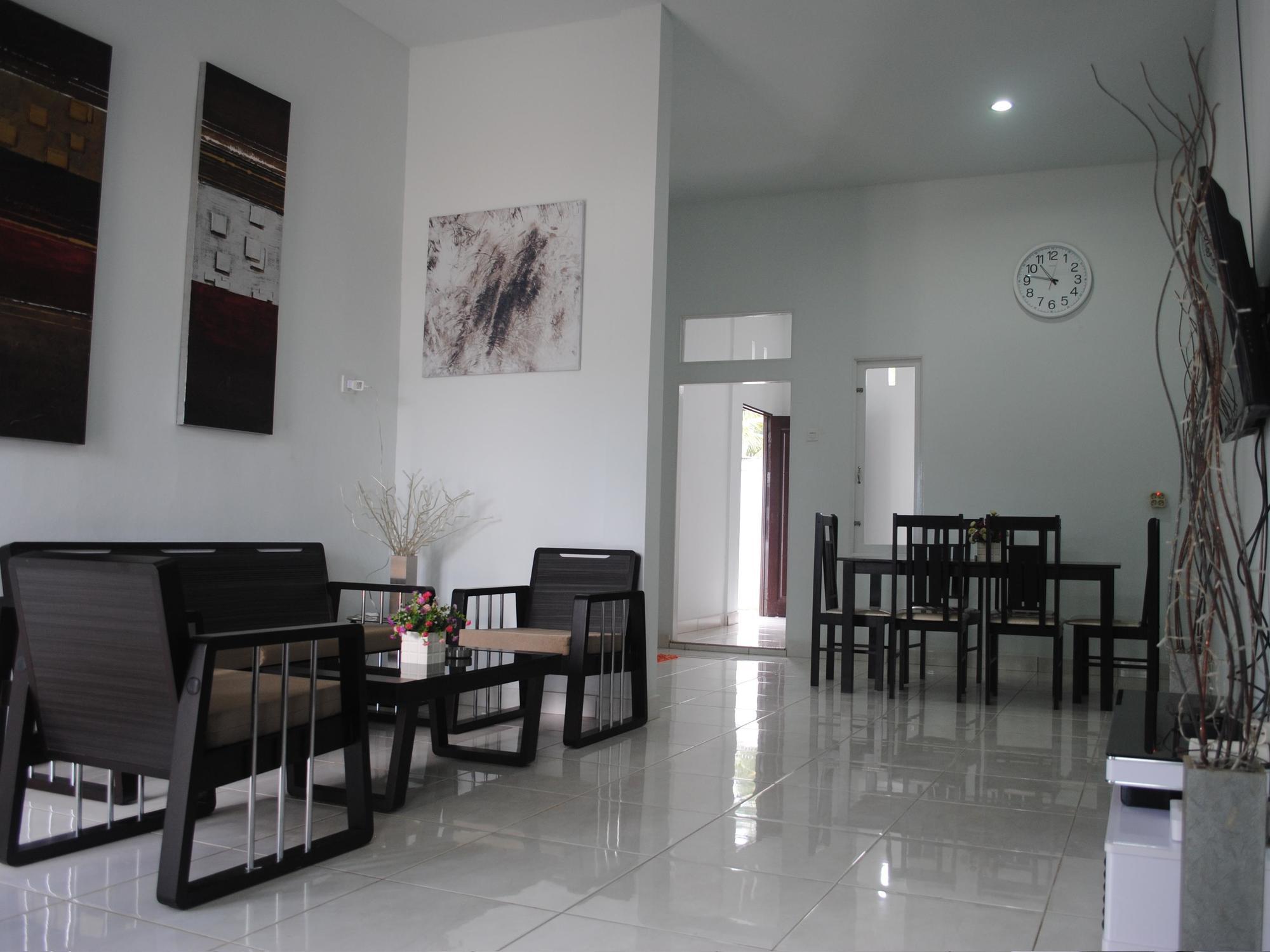 Golden Hawaii Villa Singkawang Ngoại thất bức ảnh